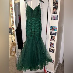 Size 2 emerald prom dress, worn once, perfect condition